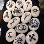 Grimorio de Gaia-Runas de las brujas